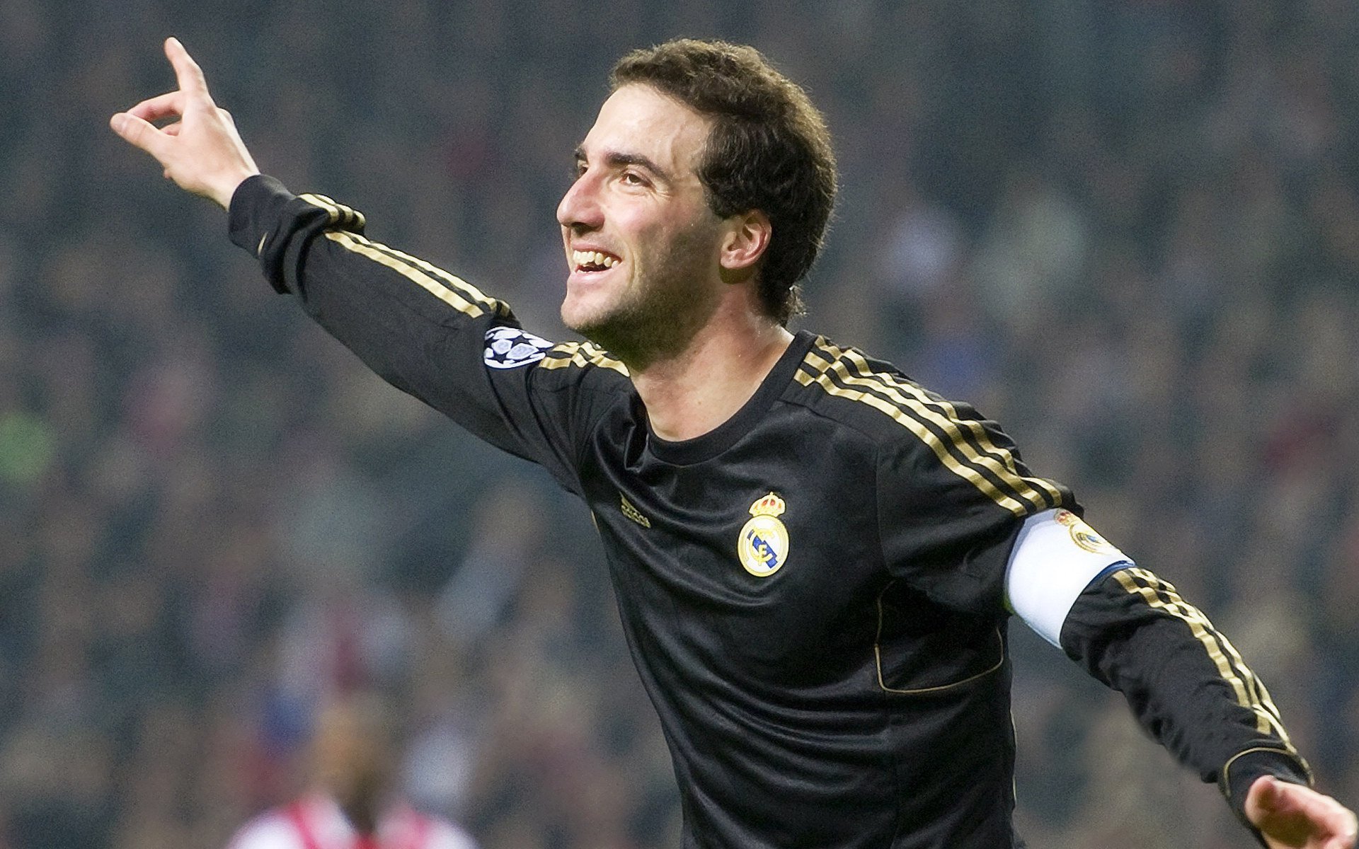 中国足球裁判队伍“国际化”步伐加快,判罚水平大幅提升,中国国际足球裁判都有谁